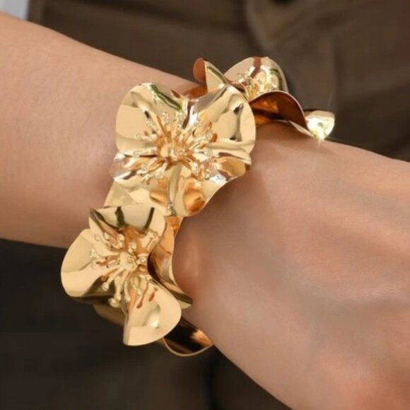 Flower cuff banfle chic classic luxury trending - Picture 3 of 3